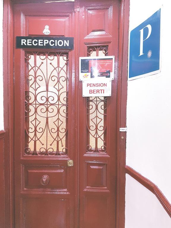 Pension Berti Madrid Exterior foto